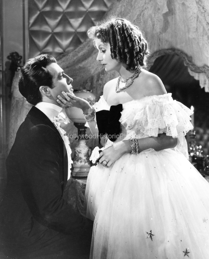 Greta Garbo 1936 With Robert Taylor in Camille wm.jpg